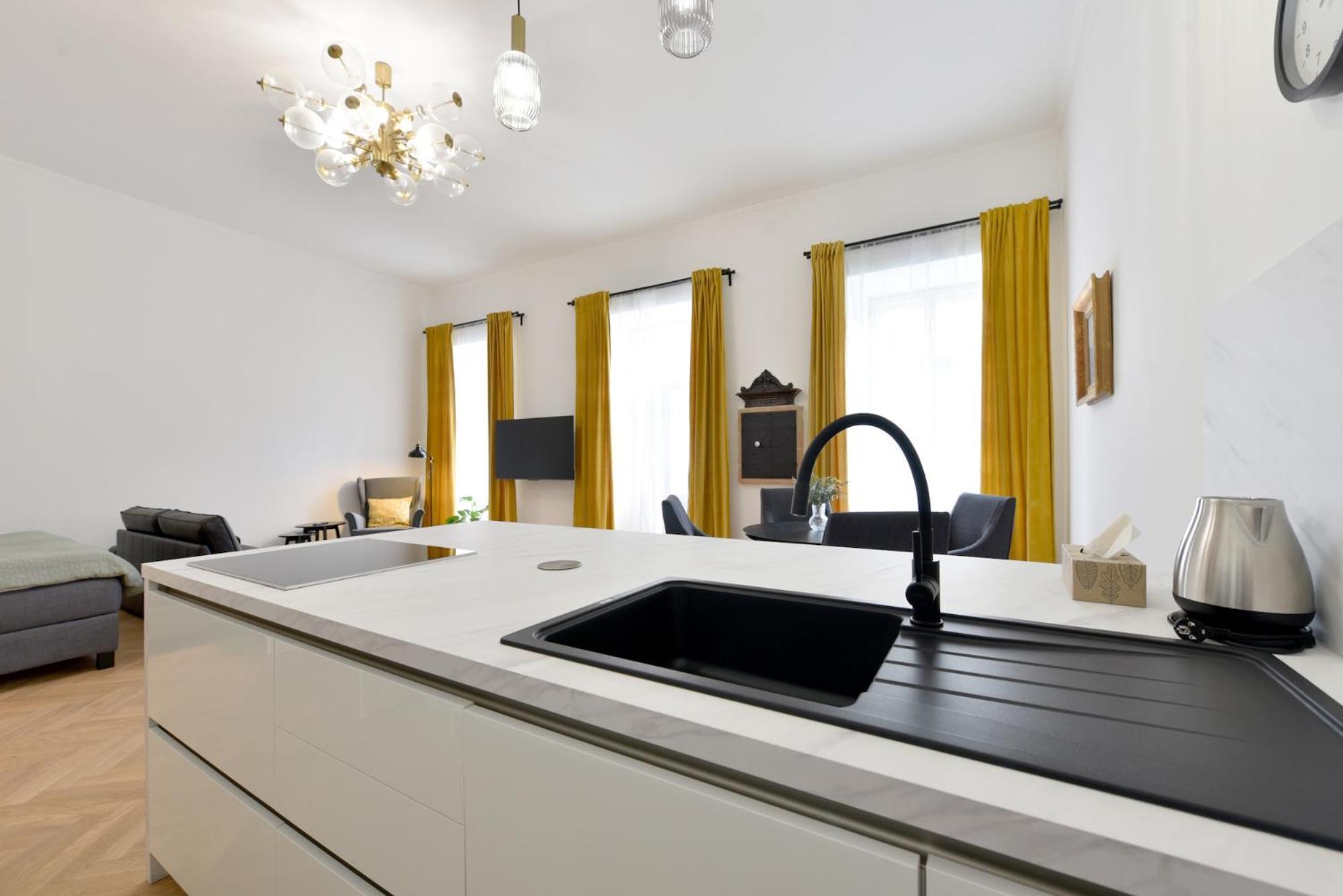 Apartman S Balkonom Trenčín Eksteriør bilde