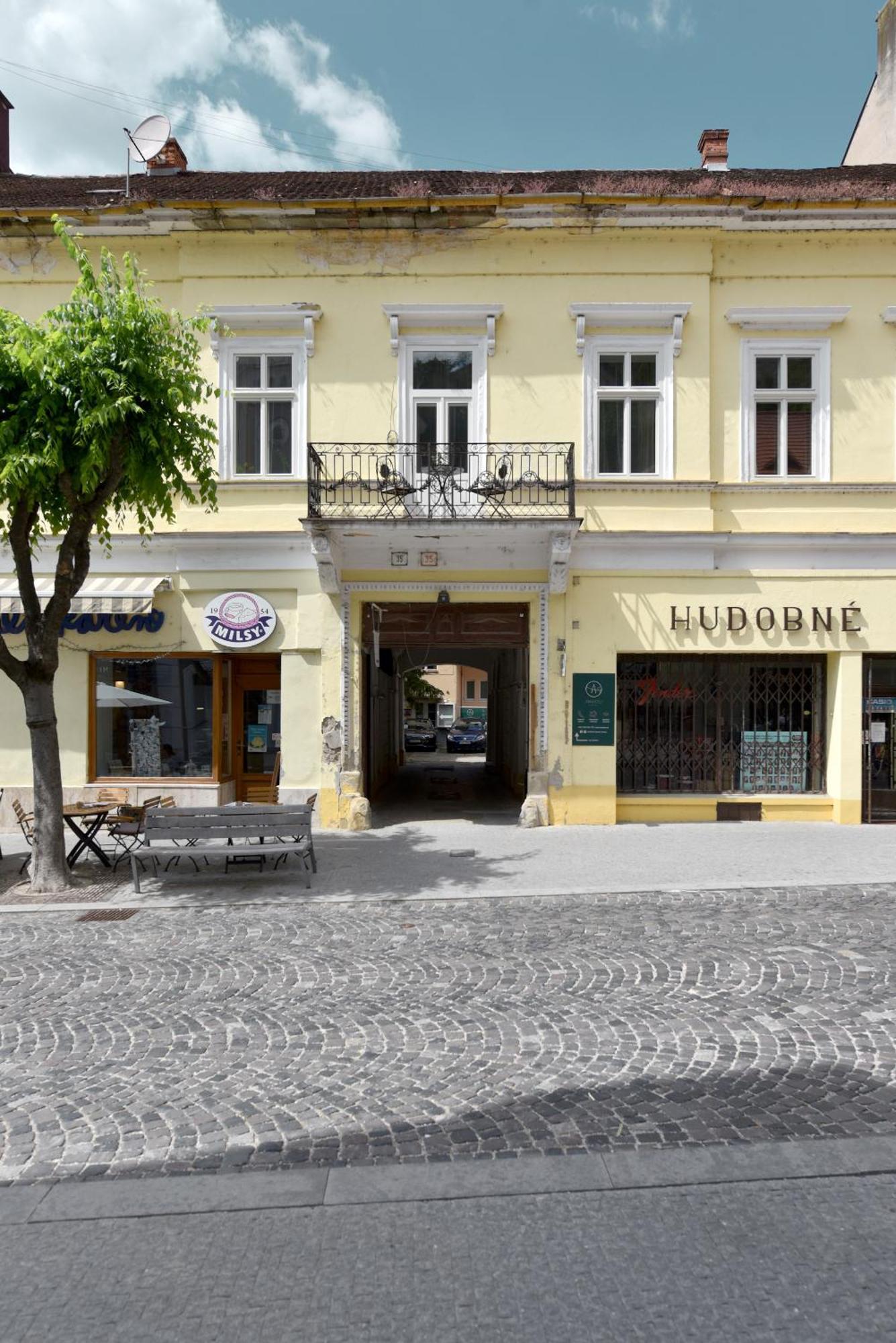 Apartman S Balkonom Trenčín Eksteriør bilde